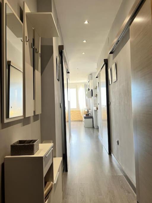 Espectacular Apartamento Junto Al Mar, Con Piscina En マラガ エクステリア 写真